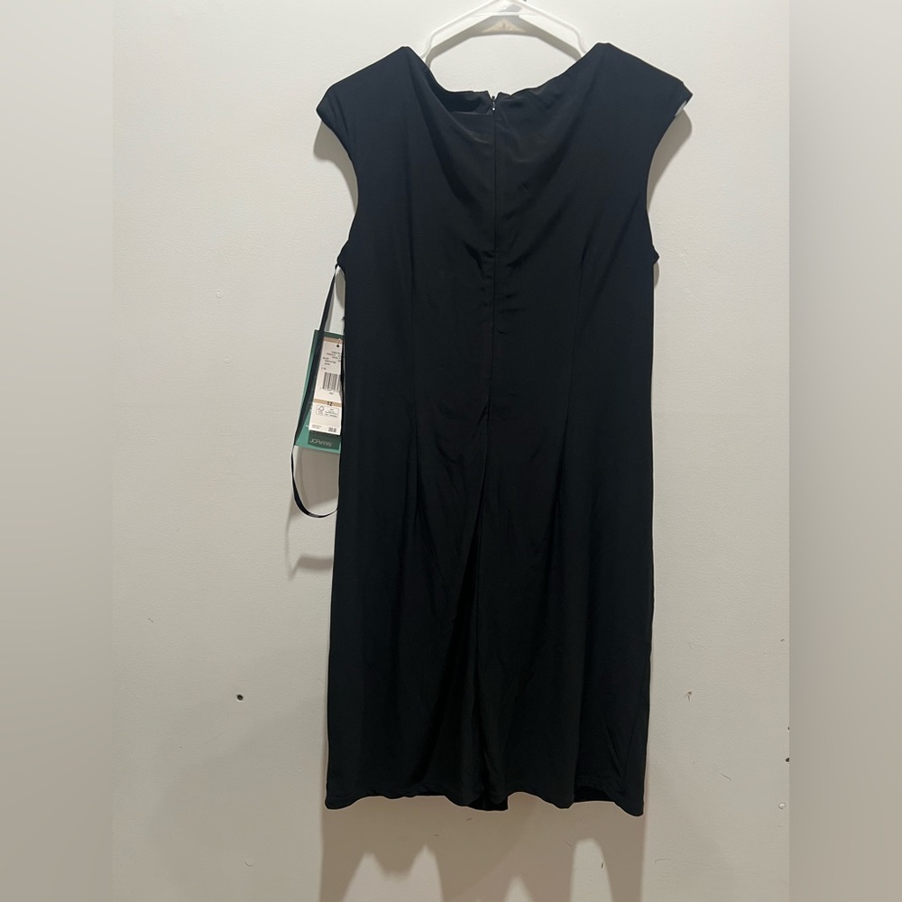 Nine & Co NWT Black Beaded Ruched Sheath Dress Size 12 Cap Sleeve - Picture 3 of 9